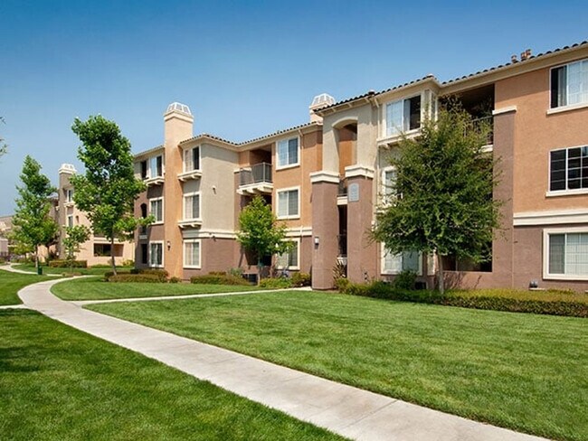 Building Photo - 3190 Rubino Dr