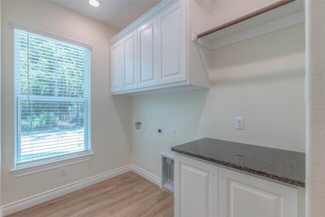 Building Photo - 12871 Oak Barrel Rd