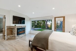 Building Photo - 4624 Gable Dr