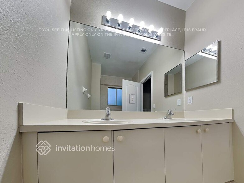 Building Photo - 8615 SW 214th Terrace