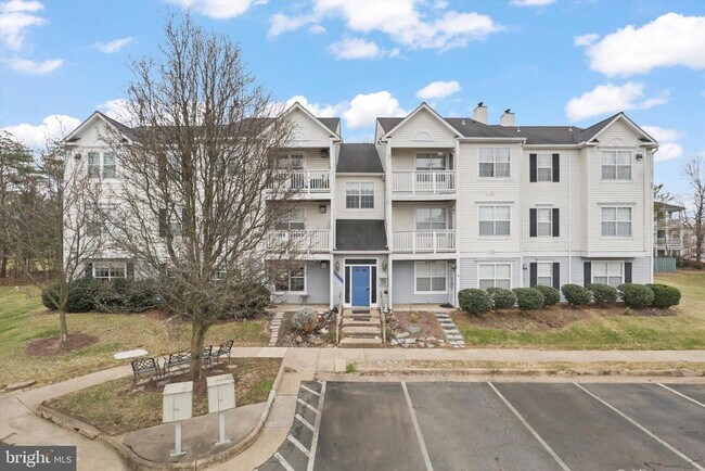 Building Photo - 8058 Lisle Dr