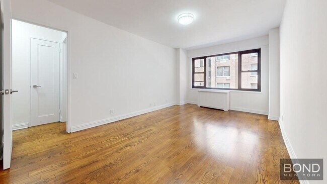 Building Photo - 405 E 56th St