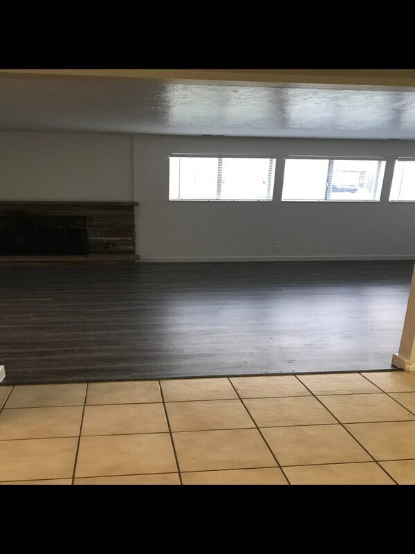 Building Photo - 633 E Acoma Rd