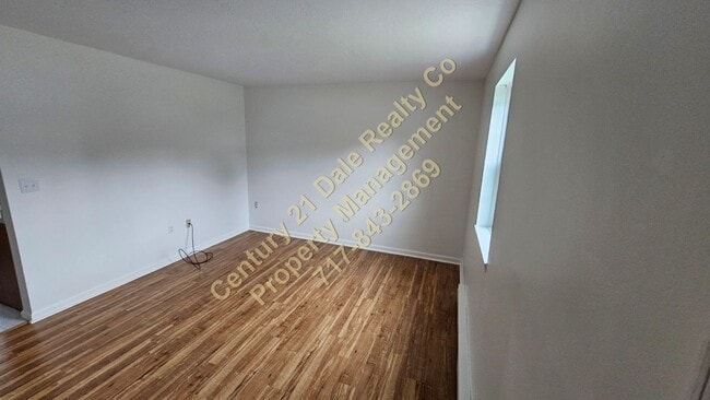 Building Photo - 2 Bedroom Duplex in West York Schools