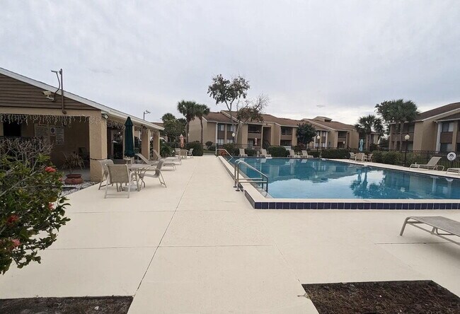 Building Photo - Centrally located, yet secluded 2 bedroom condo in the heart of Orlando for Rent