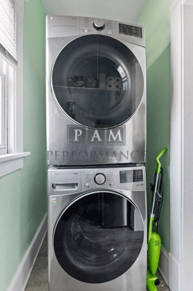 Building Photo - 2872 S Linebarger Terrace