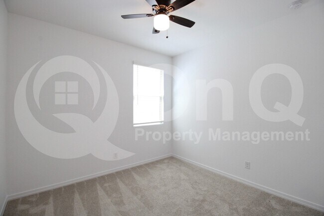 Building Photo - 8810 W Pasadena Ave