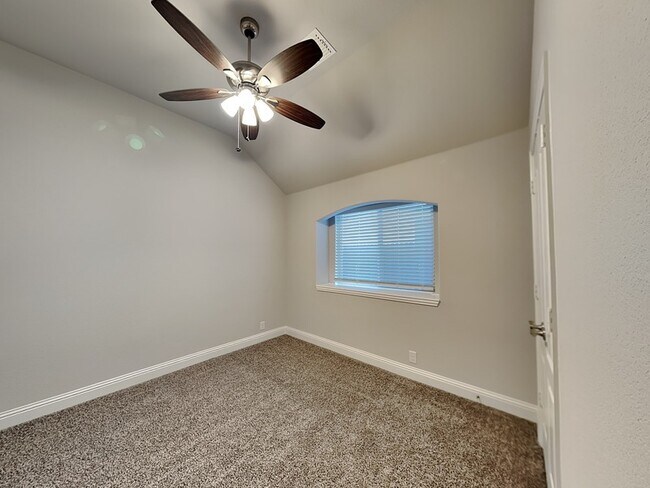 Building Photo - 1204 Sagewood Dr