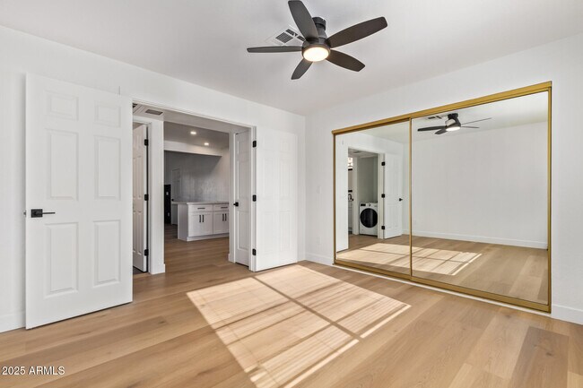 Building Photo - 4901 S Calle Los Cerros Dr