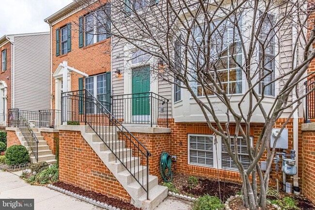 Building Photo - 953 Harrison Cir