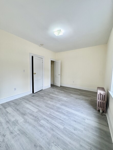 Building Photo - 66 Halstead St