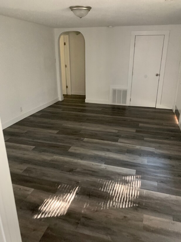 Building Photo - "Charming 2-Bedroom Wichita Home with Gleaming Hardwood Floors!"  Hurry! Limited-Time Special: NO...