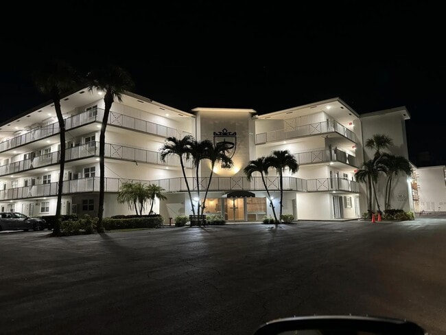 Building Photo - 1910 S Ocean Blvd