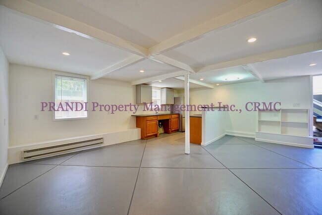 Building Photo - Available now!  3 Bedroom Gerstle Park home