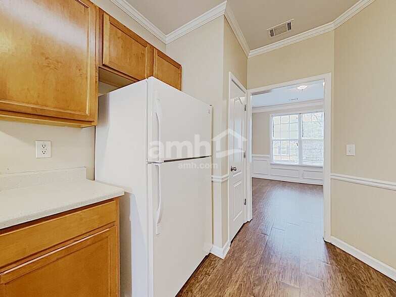 Building Photo - 2383 Temple View Dr