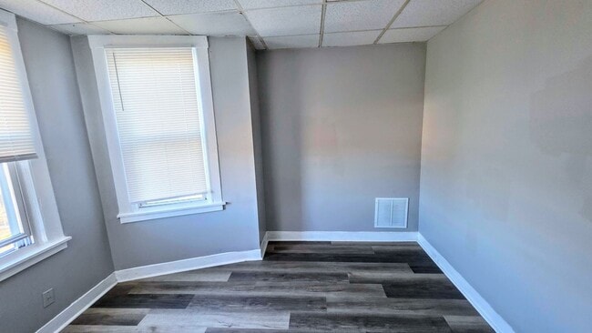 Building Photo - Beautiful Two Bedroom, Plus a Pass Through...