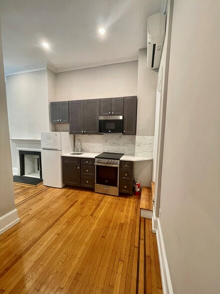 New appliances, high end fixtures - 320 S 16th St