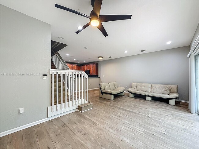 Building Photo - 2505 NW 31st Ct