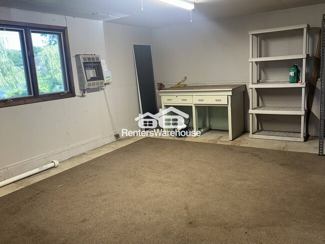 Building Photo - 1322 Meadowlark Dr