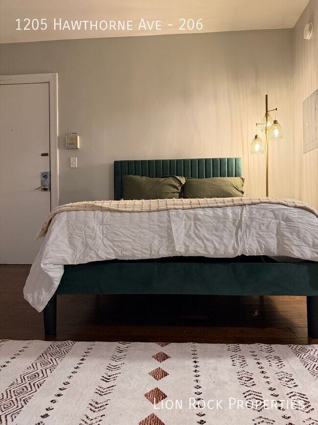 Building Photo - 1205 Hawthorne Ave