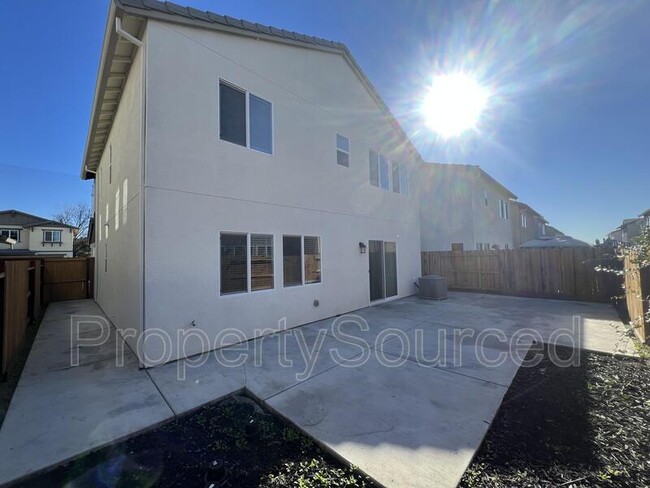 Building Photo - 449 Miwok Ln