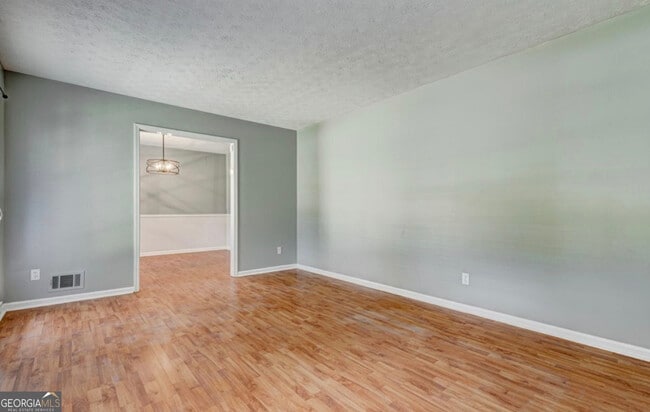 Building Photo - 922 Sharon Ct