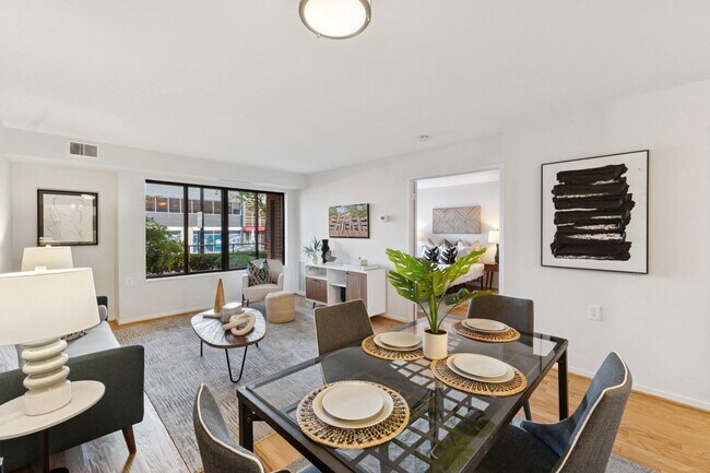 Building Photo - 2320 Wisconsin Ave NW