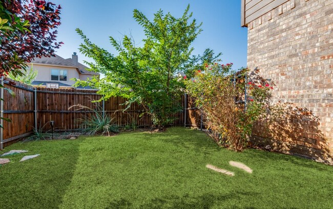 Building Photo - 322 Tribute Dr