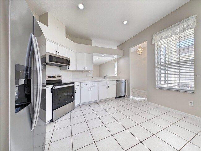 Building Photo - 5316 Sir Churchill Dr