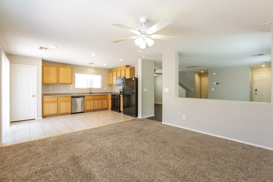 Building Photo - 8621 Palomino Ranch St
