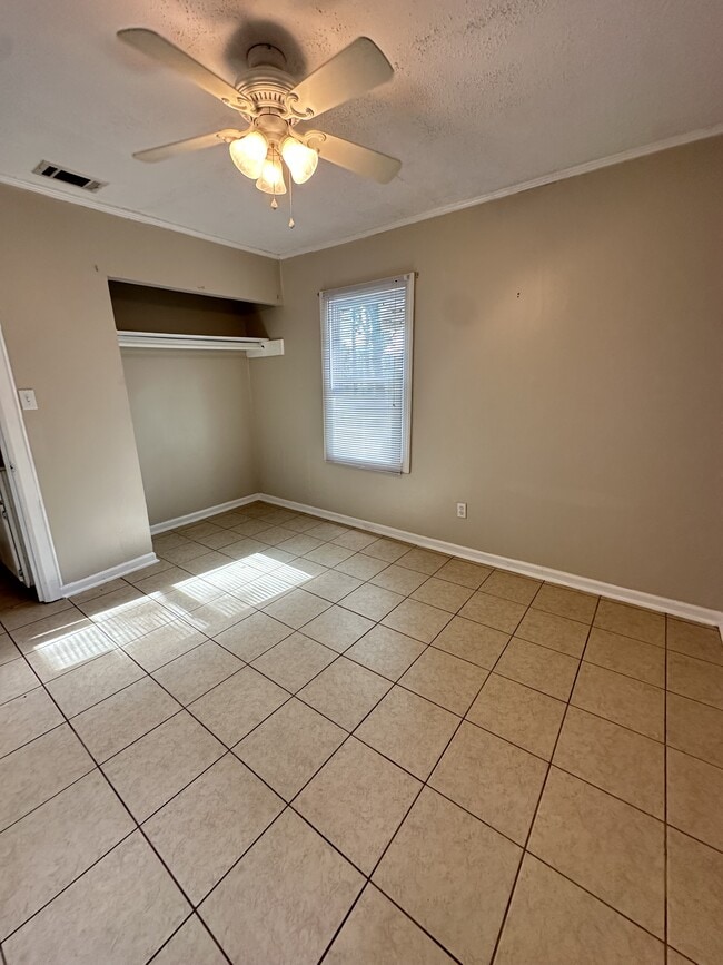 Building Photo - 5330 Athena Dr