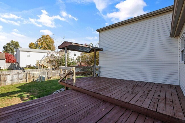 Building Photo - 950 Robmeyer Dr