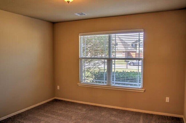 Building Photo - BIXBY SCHOOLS.    Great subdivision with pool and playground.