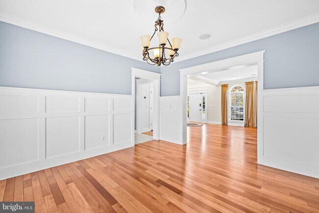 Building Photo - 46564 Hampshire Station Dr