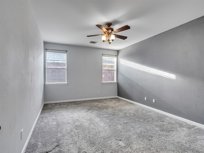Building Photo - 1906 Cameo Ct