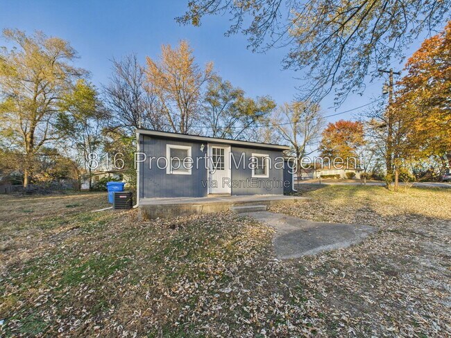 Building Photo - 126 S Village Terrace