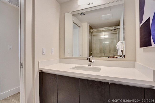 Building Photo - 3040 N Ocean Blvd