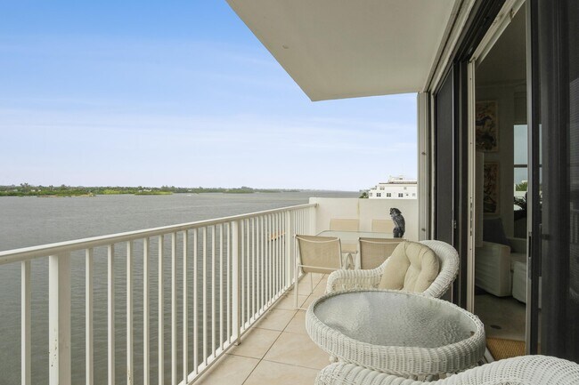 Building Photo - 2860 S Ocean Blvd