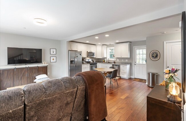 Building Photo - 38 Perham St