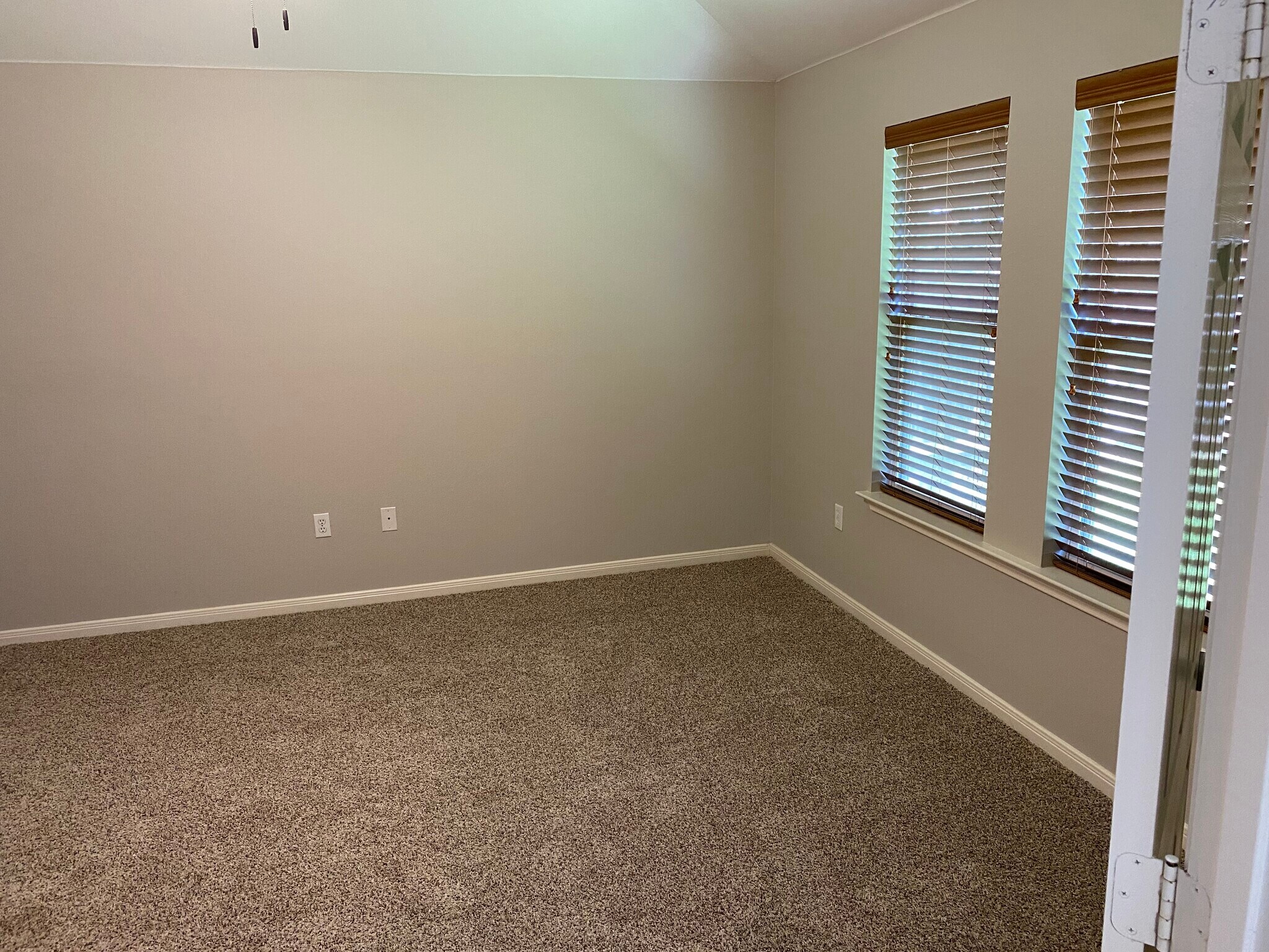 Building Photo - 313 San Rafael Dr
