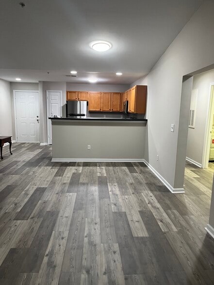 Building Photo - 3716 Cotswold Ave