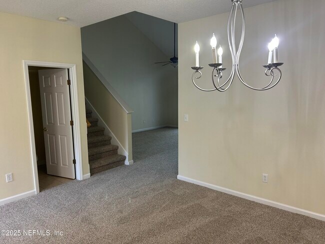 Building Photo - 352 Wooded Crossing Cir