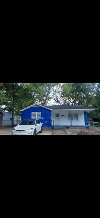 Building Photo - 916 Northside Dr