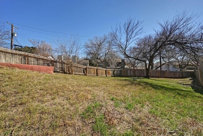 Building Photo - 1903 Townesouth Cir