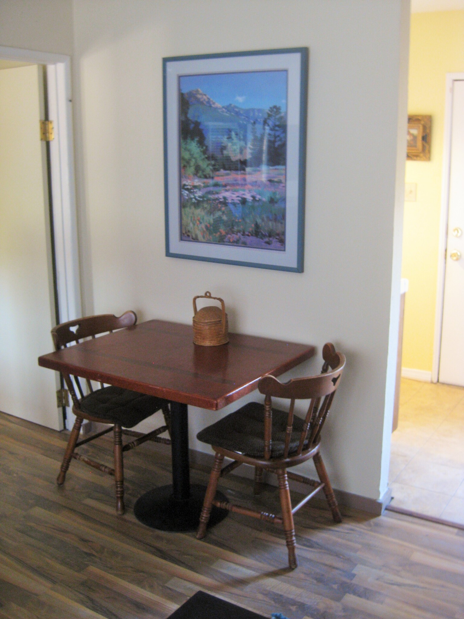Dining table - 6586 Split Rock Ave