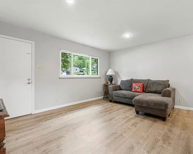 Building Photo - 284 Ramsey Ln