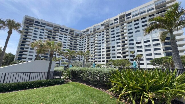 Building Photo - 5100 N Ocean Blvd