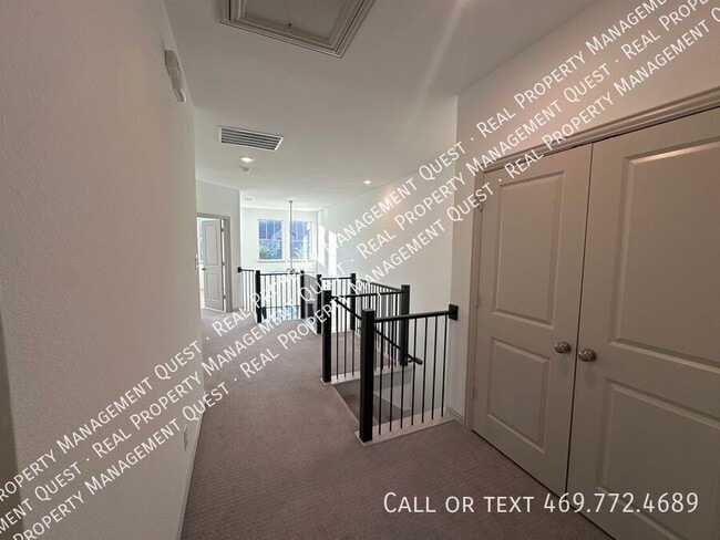 Building Photo - 4553 Cypress Thorn Dr