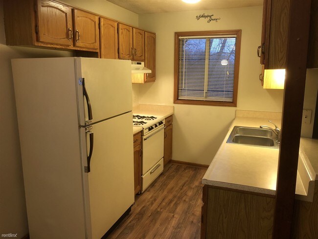 Building Photo - 4751 Circle Shore Dr SE