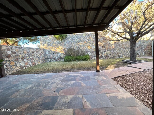 Building Photo - 7349 Skyrocket Dr